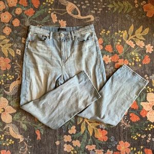 UNIQLO Straight Leg High Rise Boyfriend Jeans